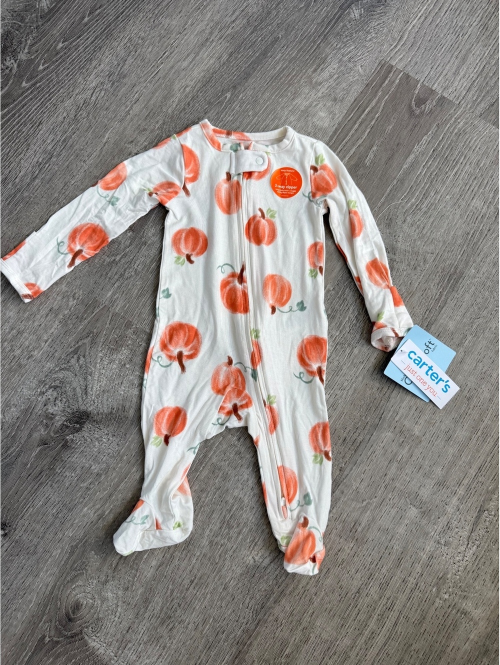 NWT!! Carter's, 3 months, Halloween, pumpkin print footed sleeper